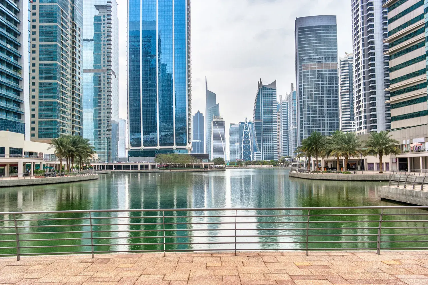 Uncovering the Charm of Jumeirah Lake Towers (JLT)